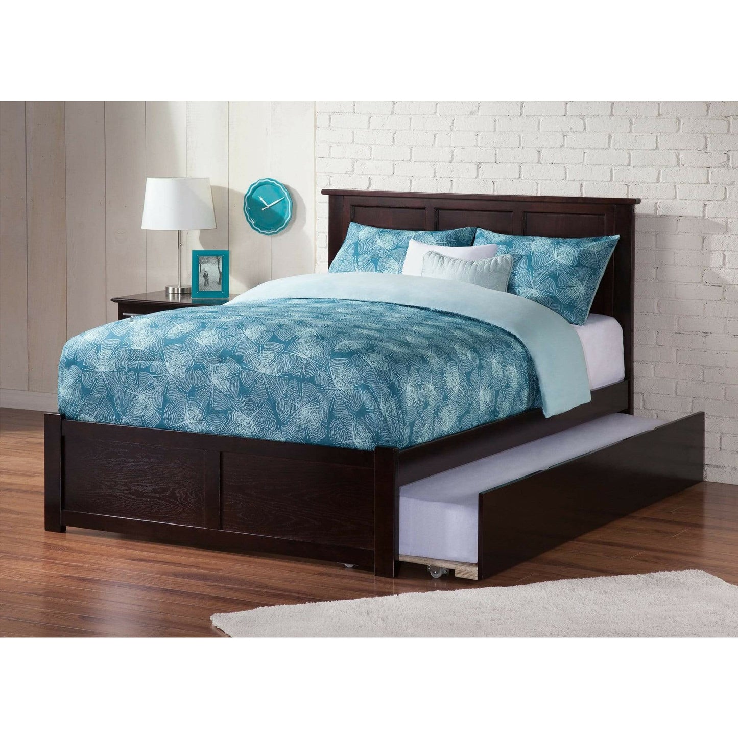 Atlantic Furniture Bed Espresso Madison Full Platform Bed with Matching Foot Board with Full Size Urban Trundle Bed in Espresso